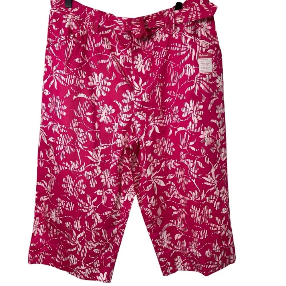 WHITE STAG WOMENS STRETCHY PINK AND WHITE FLORAL CAPRI W/POCKETS SIZE 14 NWT